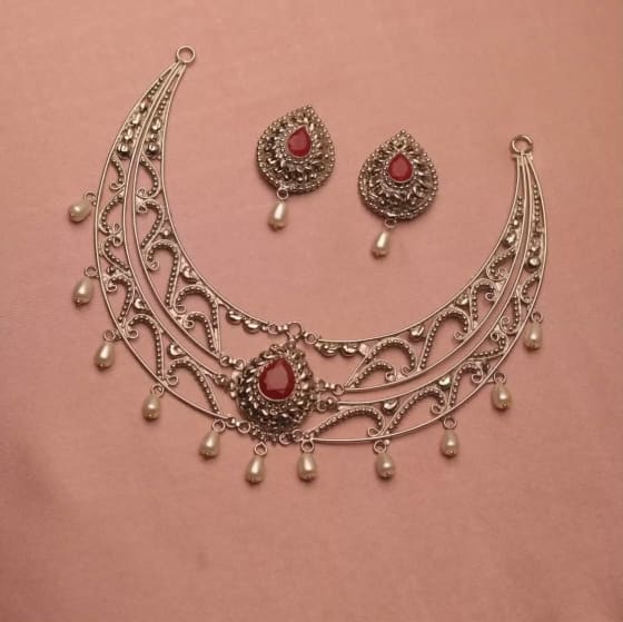 Chondra Necklace product image