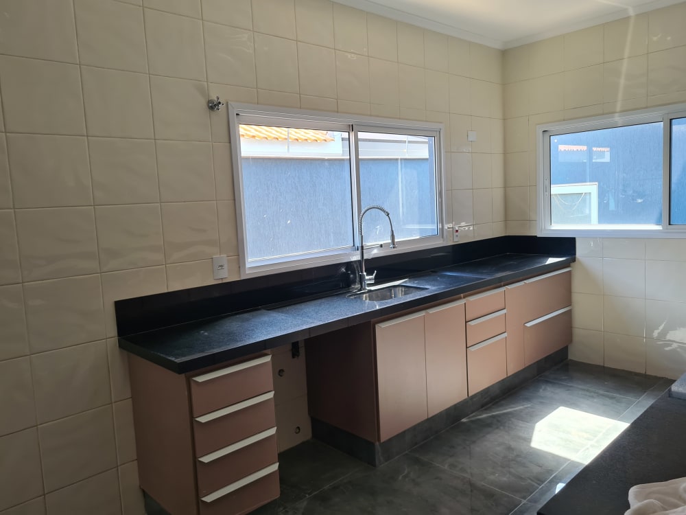 Rua das Quaresmeiras,333 - Parque Residencial Village
