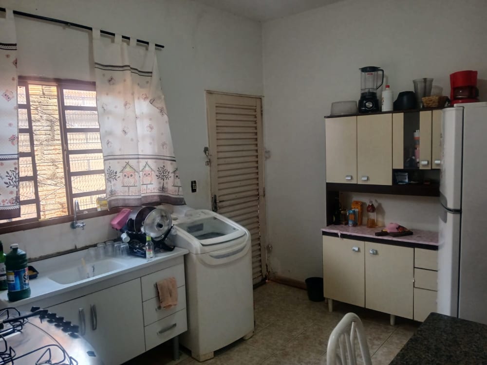 Avenida Lino Gruppo,501 - Residencial Jardim Tropical