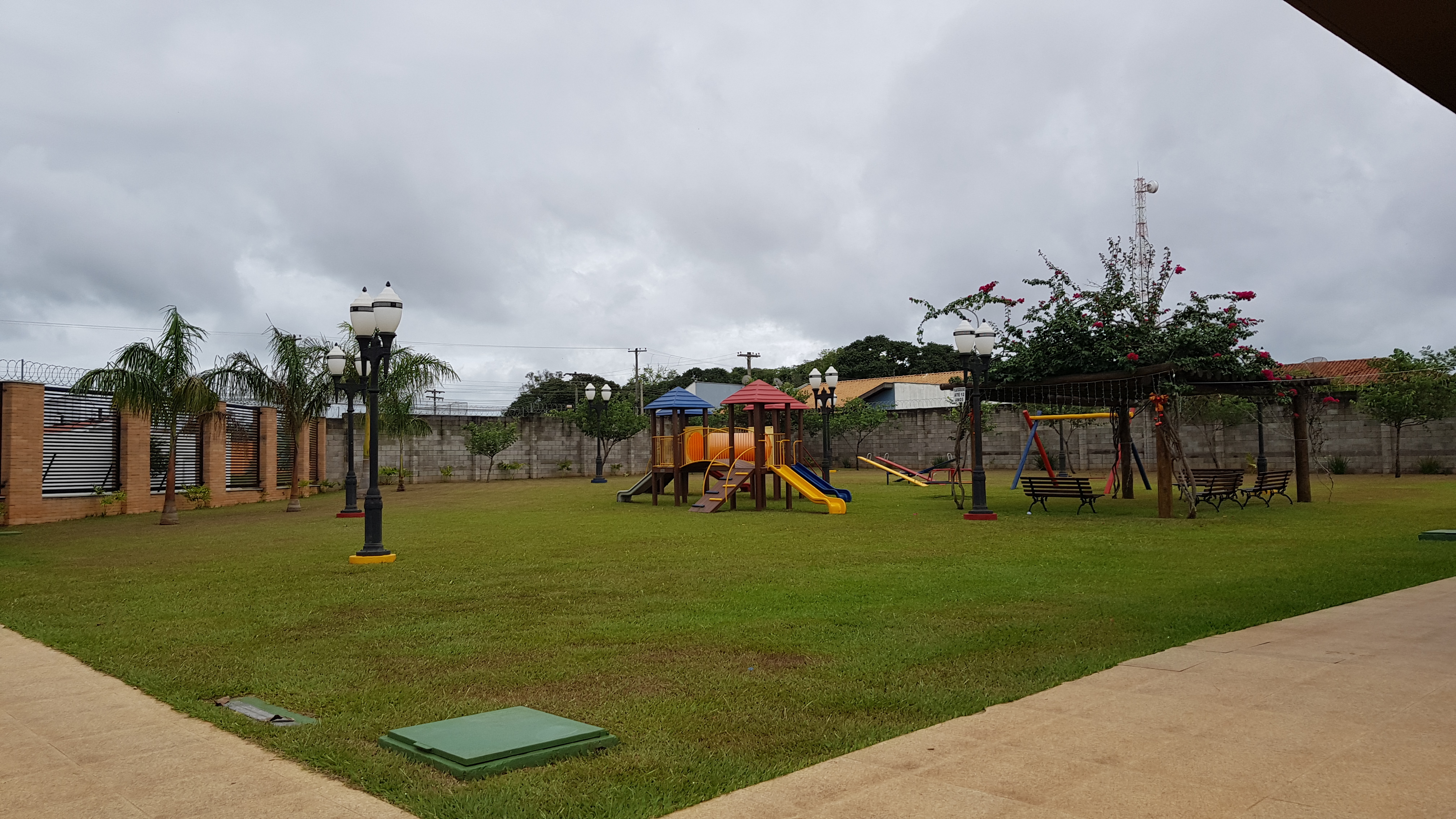 Rua do Mineiro,403 - Condominio NOVO MUNDO