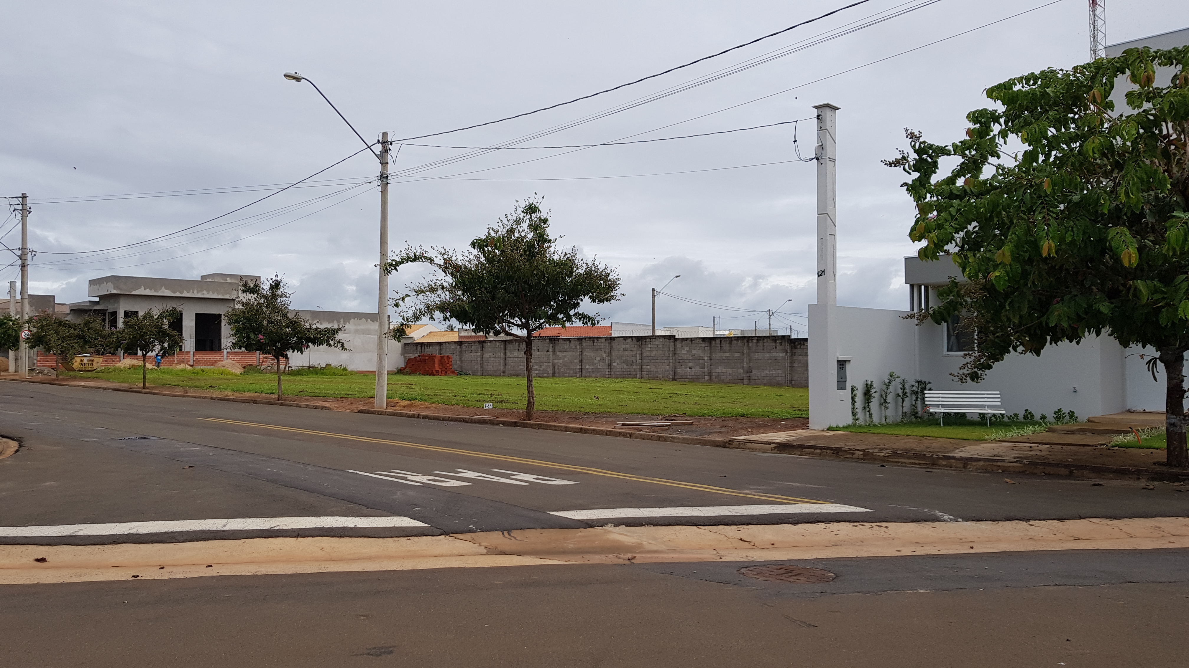 Rua do Mineiro,403 - Condominio NOVO MUNDO