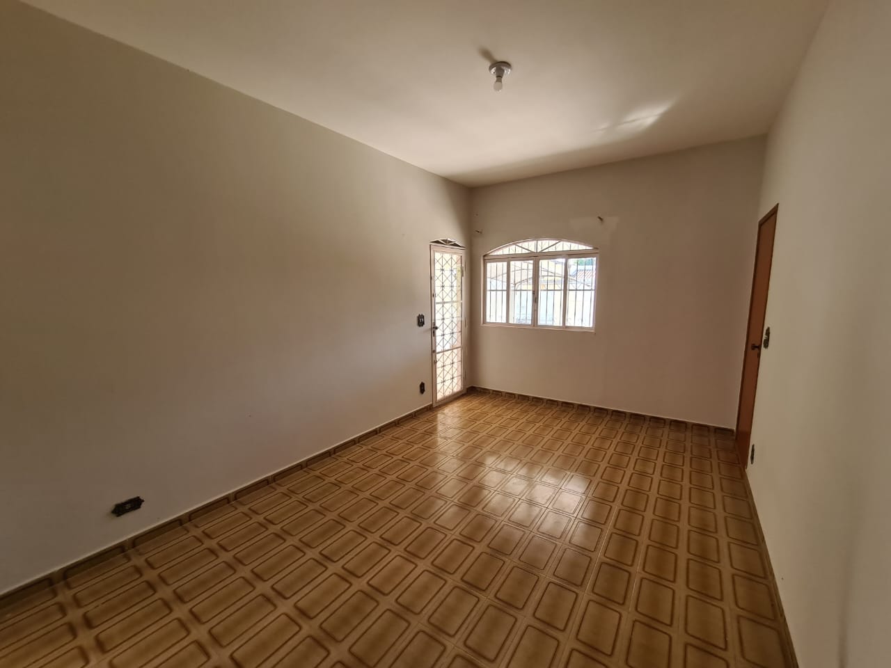 Rua Quinze de Novembro,1215 - Vila Santos