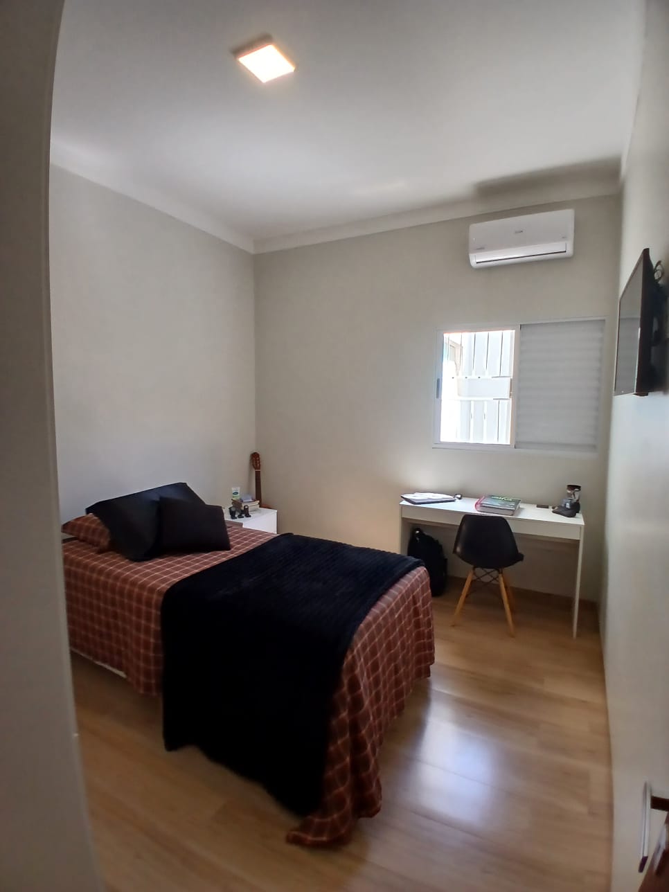 Rua Francisco Barbosa dos Santos,299 - Residencial Jardim do Lago IV