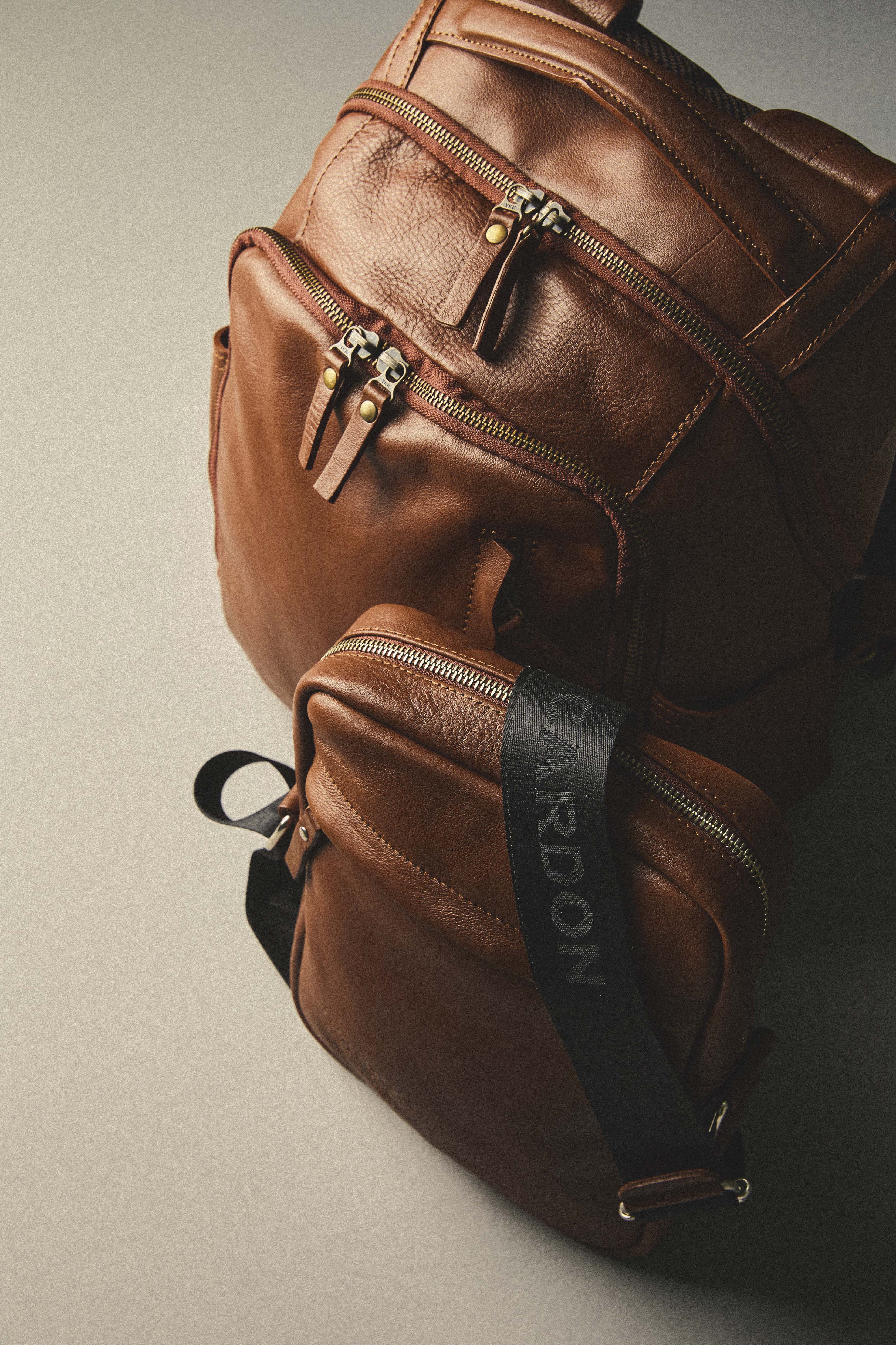 Bolsos y carteras de cuero