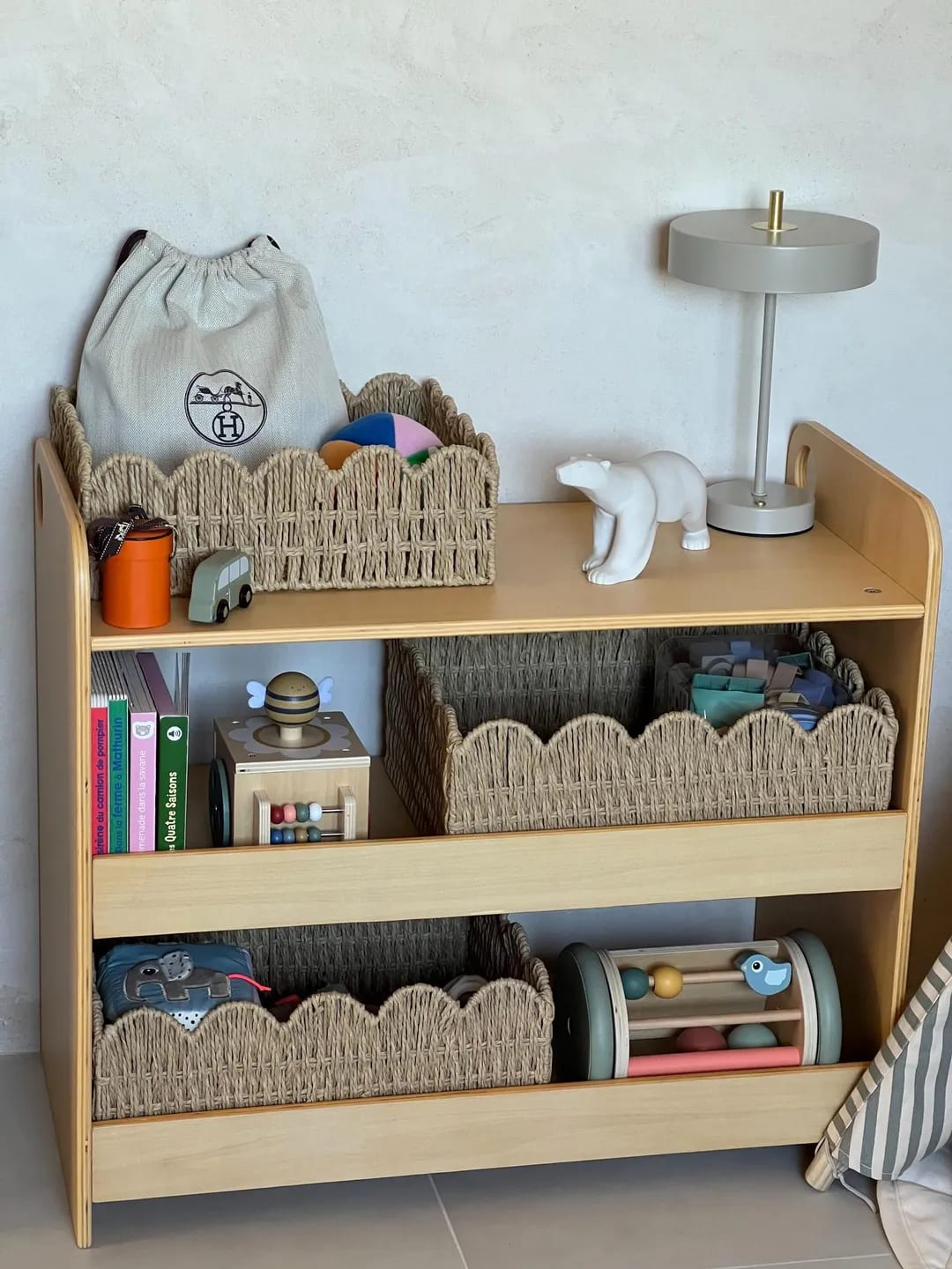 Armoire à jouets Montessori