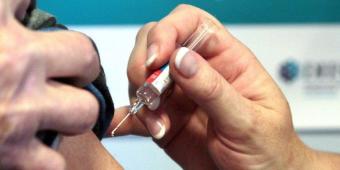 Coronavirus vaccine hope as potentially ‘game-changing‘ government-backed candidate enters human trials