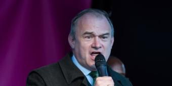 Lib Dem leadership hopeful Ed Davey forced to apologise after suggesting journalist 'paid by Number 10'
