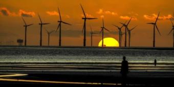 Now is the time for Britain to show global leadership and move towards a low-carbon future