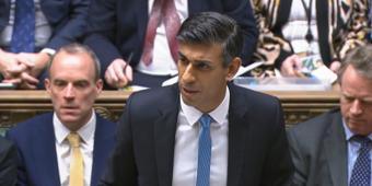 Keir Starmer Lays Into Tory Economics at PMQs, Christmas Rail Strikes, Another Tory MP To Quit