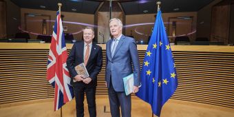 No10 insists Brexit transition period will not be extended as trade talks cancelled due to coronavirus