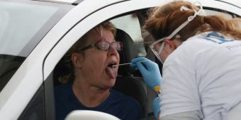 Government’s 100,000 a day test target a ‘red herring’ to distract from coronavirus strategy shortcomings, say hospitals