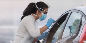 UK to double coronavirus testing to 25,000 a day within a fortnight, Cabinet minister claims