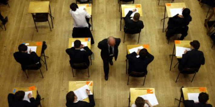 Yaz Sınavı Kaosu Değiştirilen GCSE Notlarının Sayısında% 900 Artış Gördü, Yeni Analiz Gösterileri