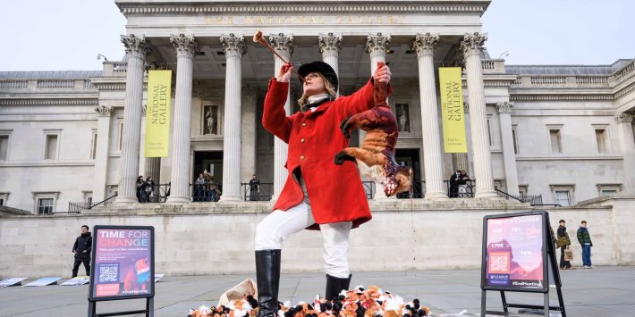 Thousands call on the government to stand by its promises to ban trail hunting