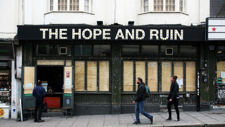 Pubs could be left with just days to reopen as Number 10 will not put timeframe on relaxing lockdown rules