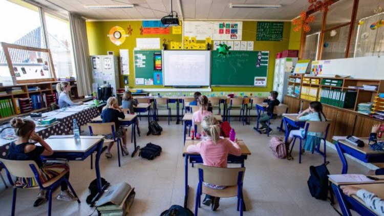 School year groups could form separate ‘bubbles’ as Education Secretary spells out plan for September reopening