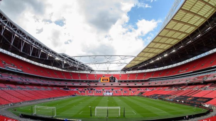 The government needs to provide support for football clubs throughout the leagues to stop more going under