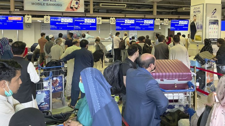 Defence Committee Chair Says UK Must Take In 'At Least' Tens Of Thousands Of Afghan Refugees