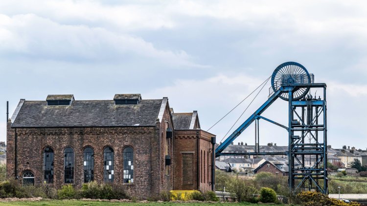 Boris Johnson must confront the climate crisis head on and bury plans for a new coal mine