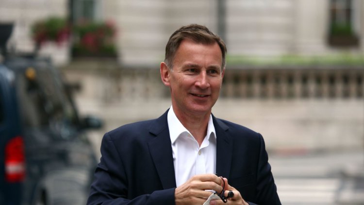 Jeremy Hunt Hints Government Could “Look Again” At Social Care Cap Before Next Election