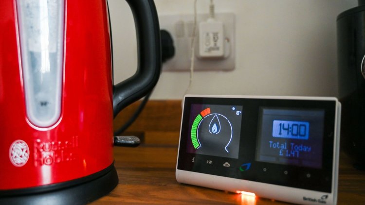 Keeping energy price cap in place will give family finances a break from rising cost of living