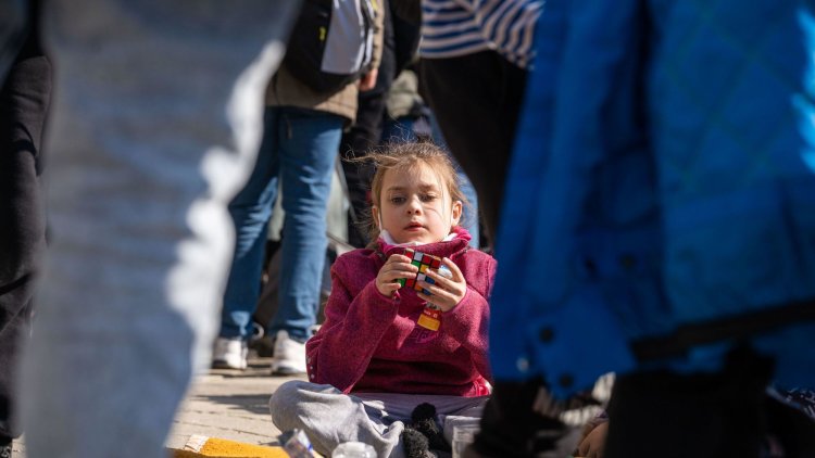 UK Families of Ukrainians Say 'Chaotic' And “Cruel” Refugee Visa Process Could Cost Lives