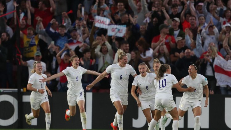 Julie Elliott: We must keep knocking down barriers in women’s football