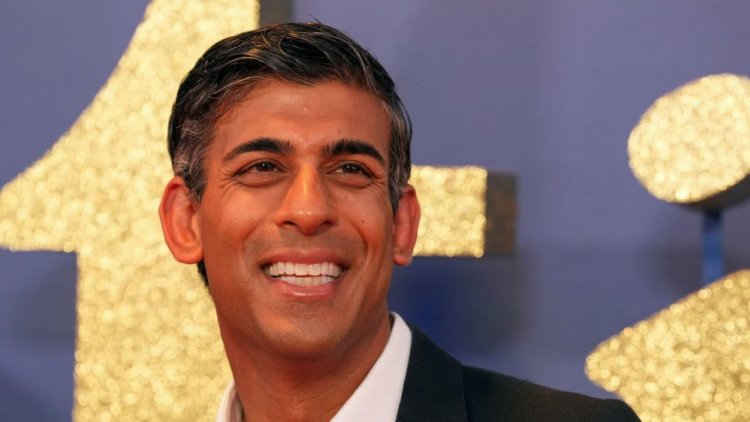 Rishi Sunak Is Biding His Time As Liz Truss Clings On For Her Political Life