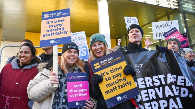 Top Stories: NHS Strikes 'Deadlock', Tory MPs Attack Truss Comeback