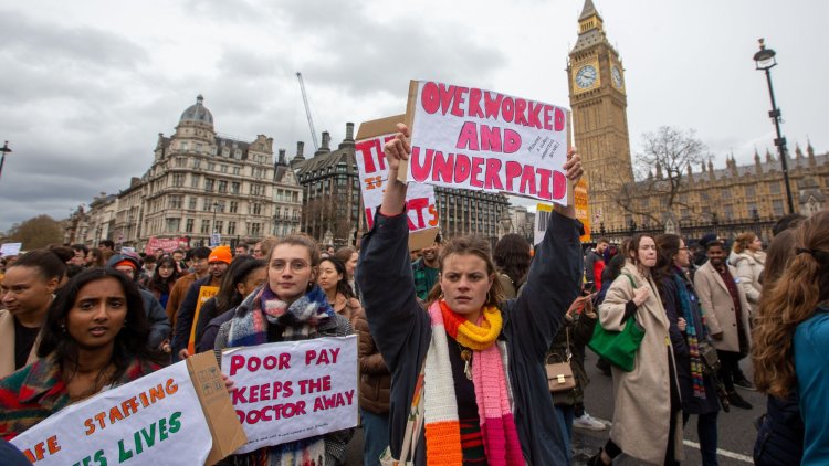 Junior doctor strikes are unsustainable – a fair pay compromise is needed