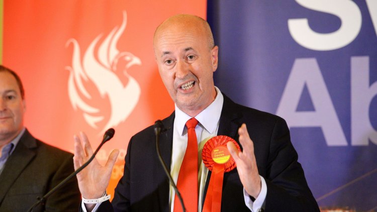 Labour Suspend Whip From Geraint Davies Following Behaviour Allegations