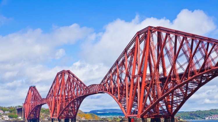 With the Tories and SNP left flailing in Scottish waters, the Lib Dems can swim to victory