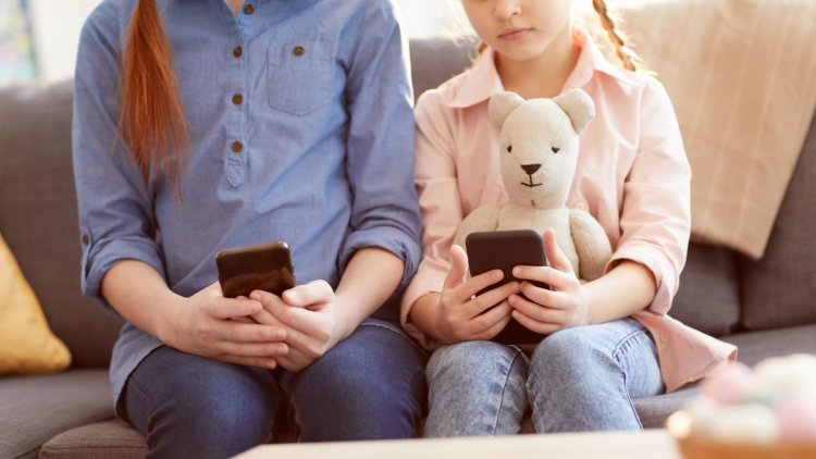 Children remain at risk online – we need to strengthen internet safety policy