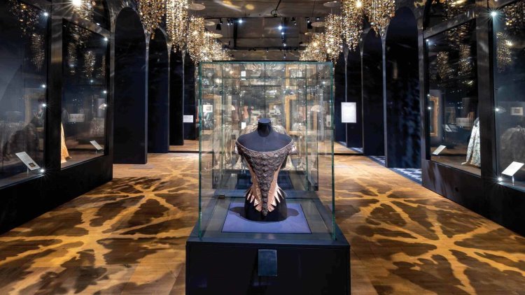'A magnificent visual experience': Baroness Blackstone reviews 'Marie Antoinette Style'