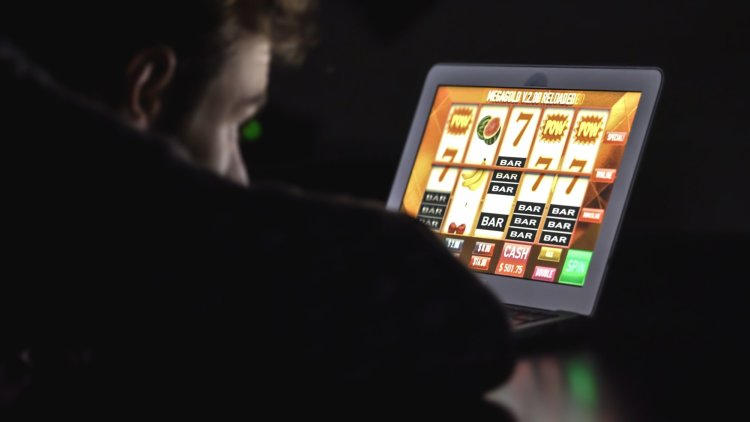 Illegal gambling is a gift to criminals