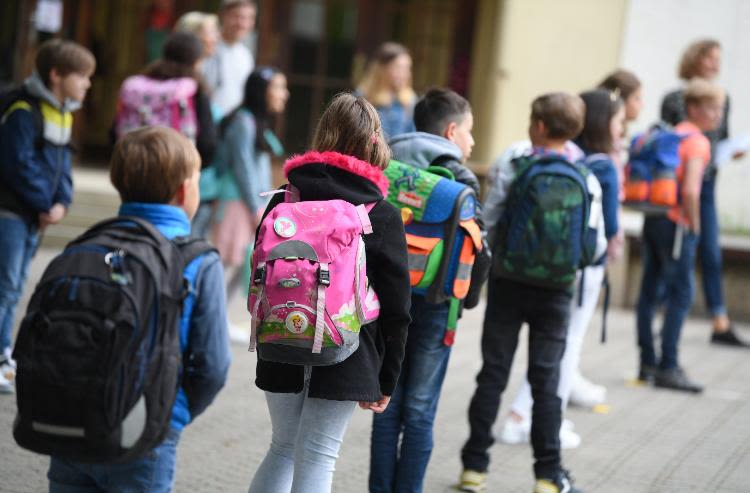 Boris Johnson 'Fully Intends' to Get All Children Back to School in ...