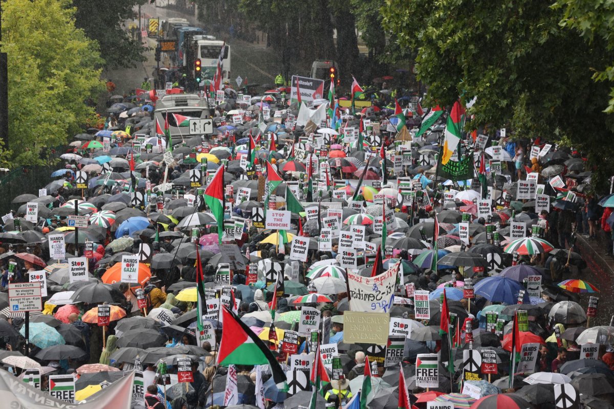 UK Halts Trade Talks, Recognizes Palestinian State Amid Violence