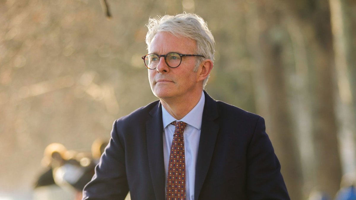 Lord Rapton The House | Meet Hereditary Peer Lord Hampton – The Only Serving ...