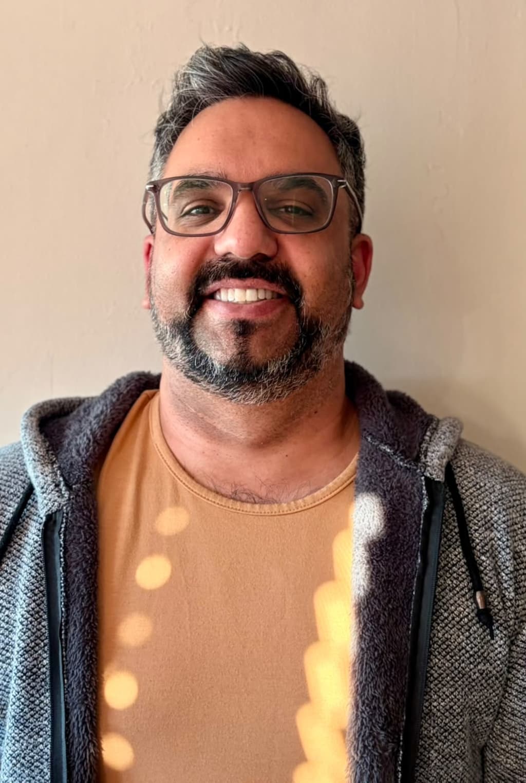 Portrait of Adam Mullins-Munga, Pranic Energy Healing practitioner in Cape Town, South Africa.