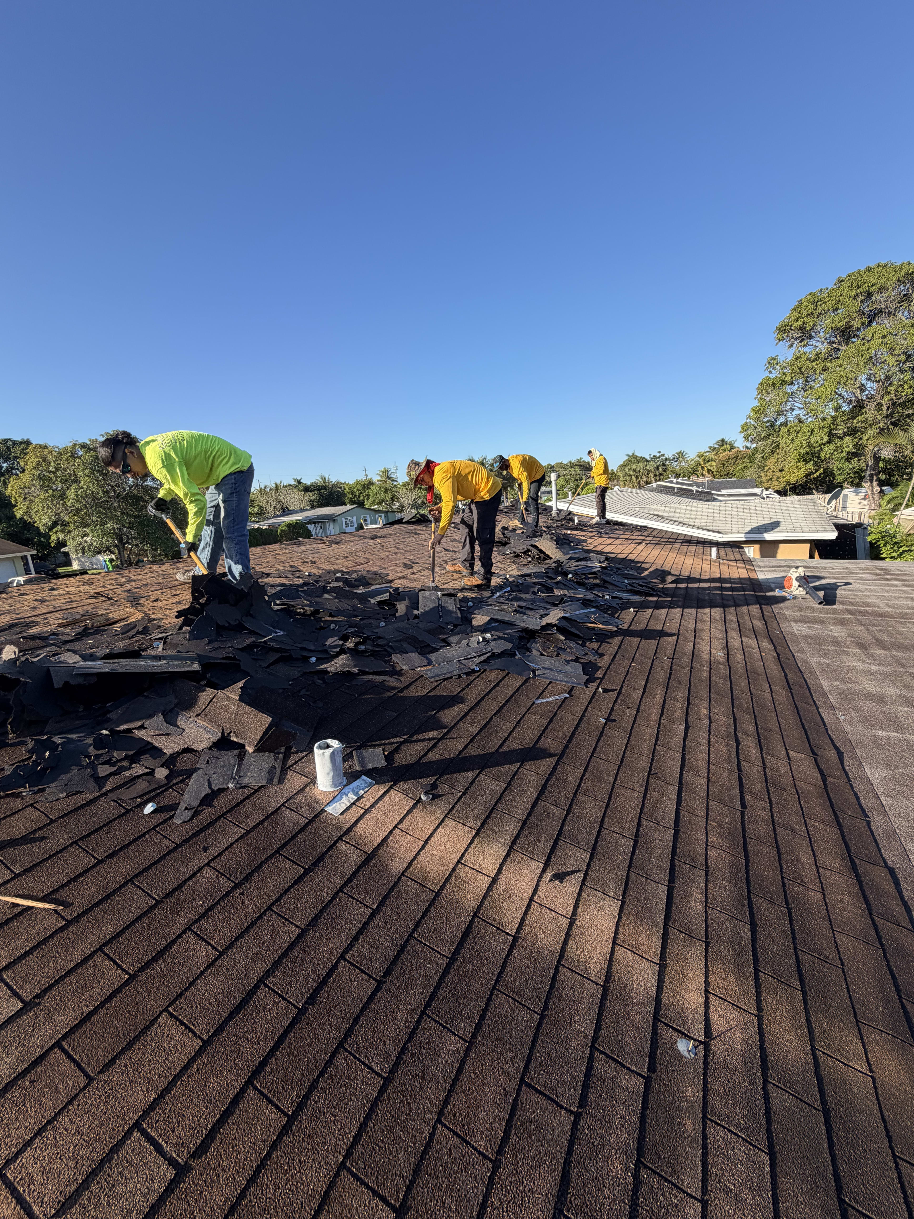Lionz Roofing crew in Sunrise