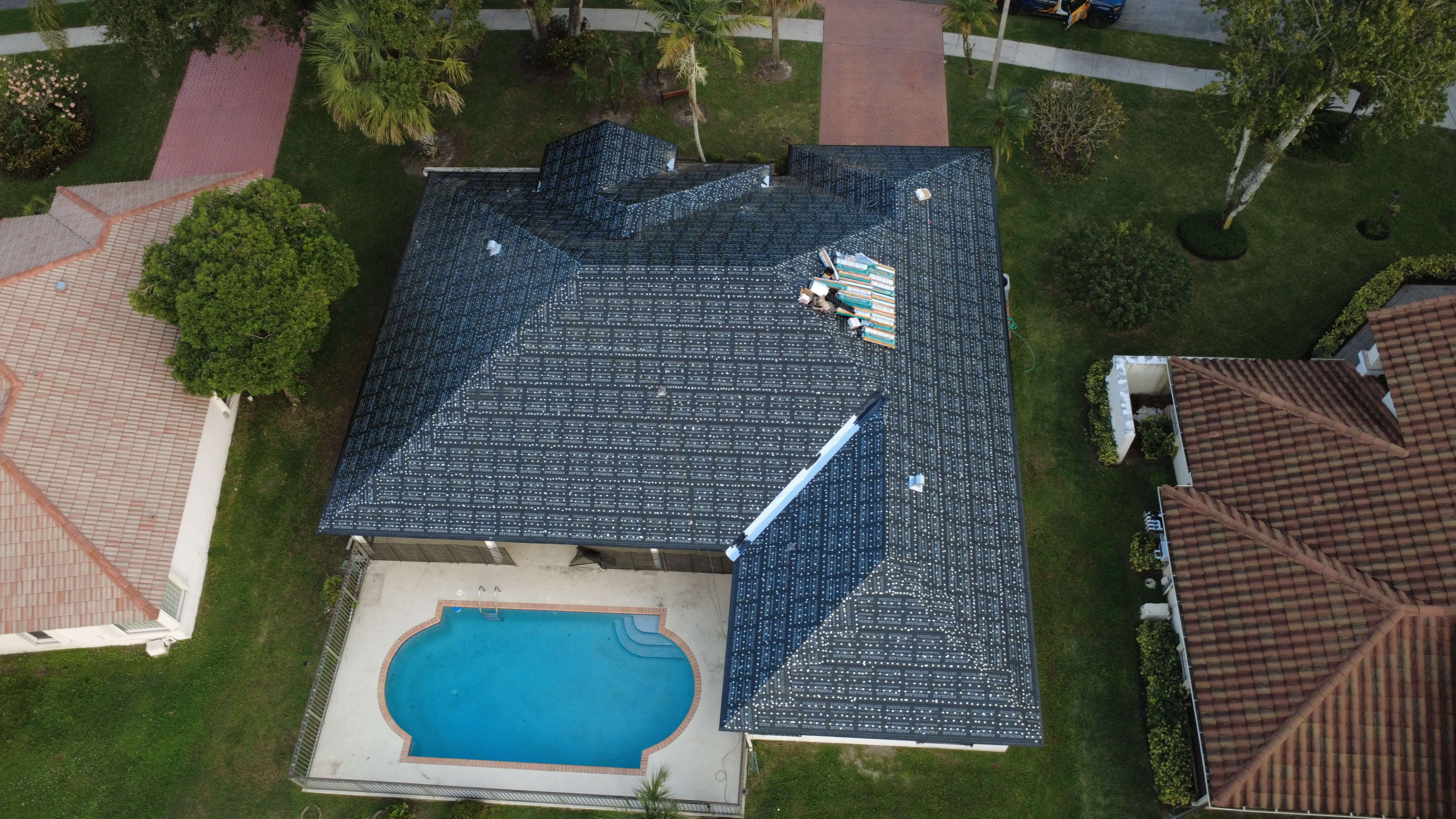 Lionz Roofing crew in Ocean Ridge