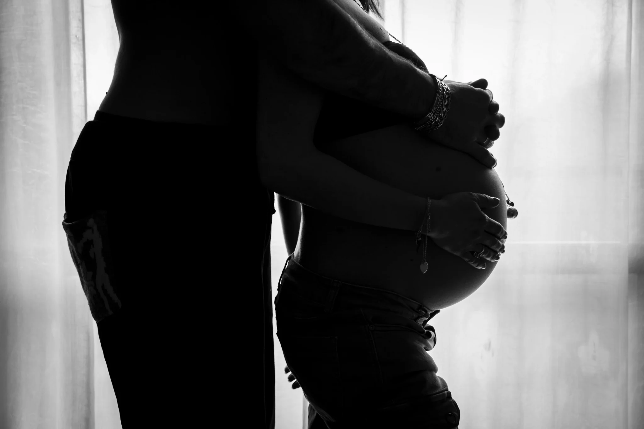 Pregnancy, birth and entry into parenthood in a time of crisis.
