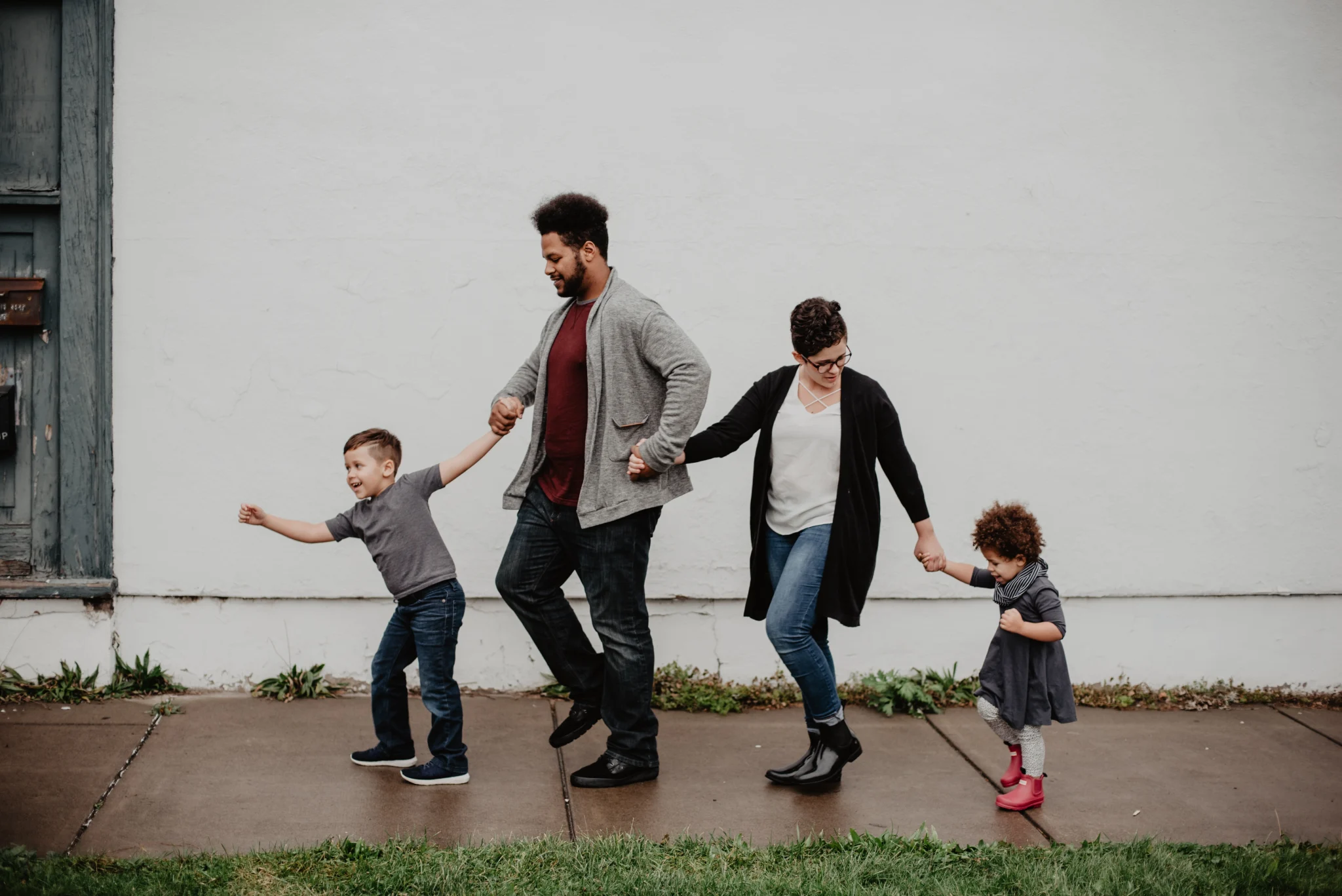 How to Raise Healthy and Happy Kids