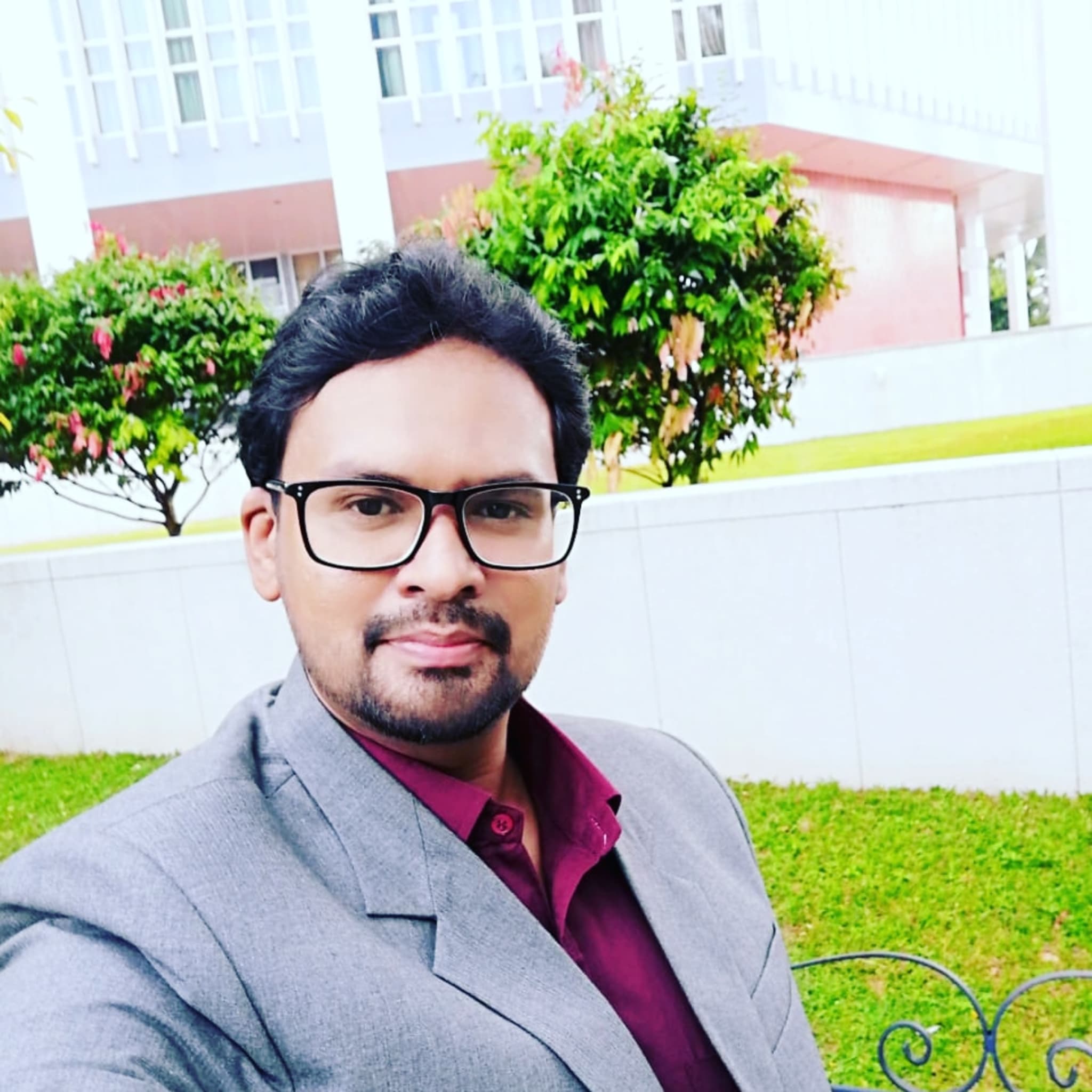 Dr. Lukmanul Hakeem PhD