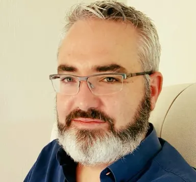 Justin Scott