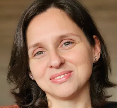 Alina Coc
