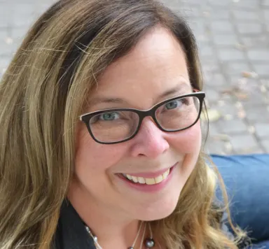 Dr. Lynn Luna Jones
