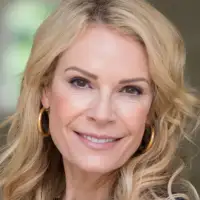 NinaSavelle-Rocklinproviding services inSherman Oaks