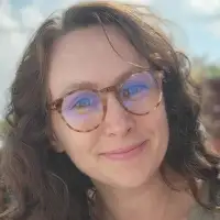 AshleyCarrproviding services inToronto