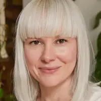 ClaudiaBehnkeproviding services inLondon